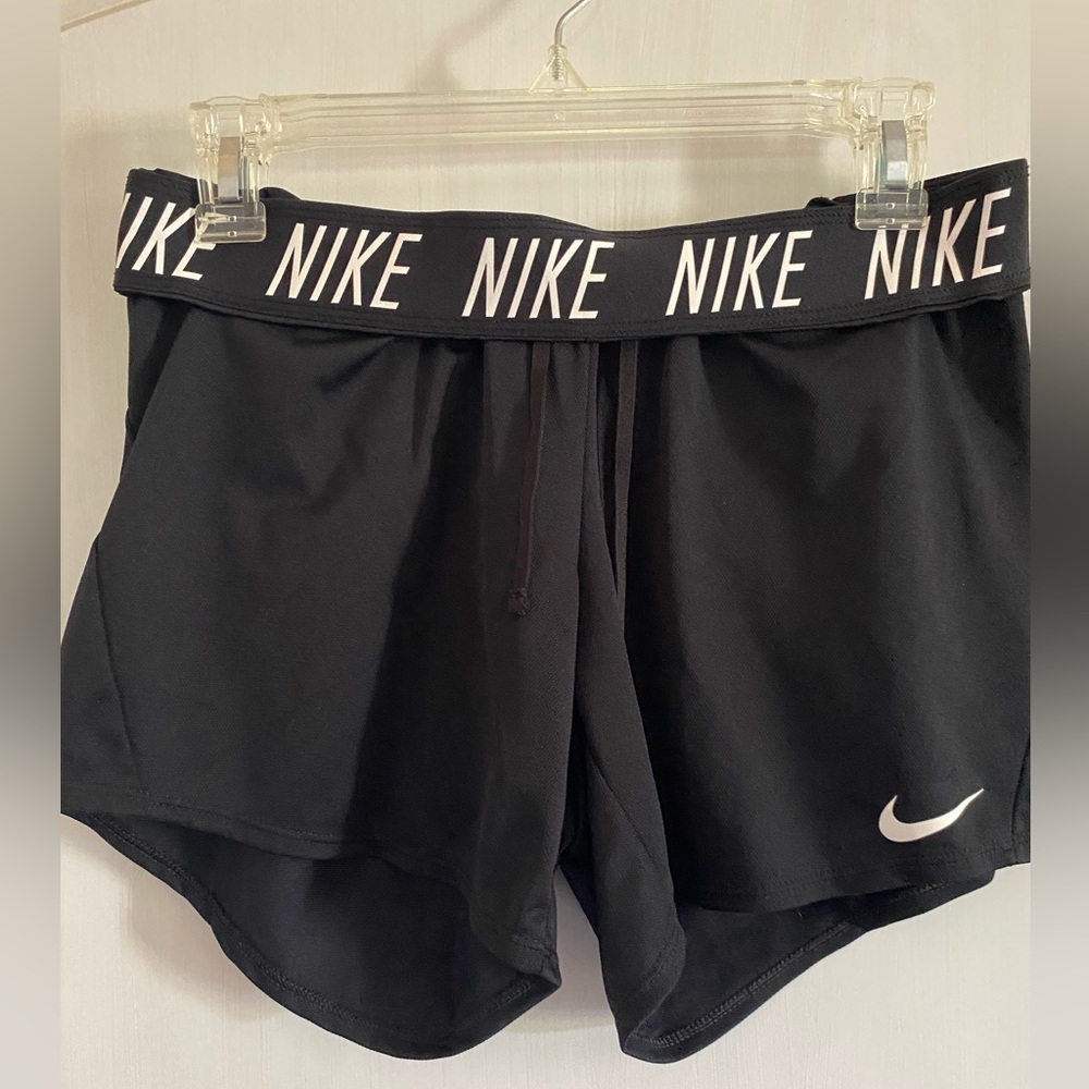 Women’s Nike Dri-Fit Black Athletic shorts-Small